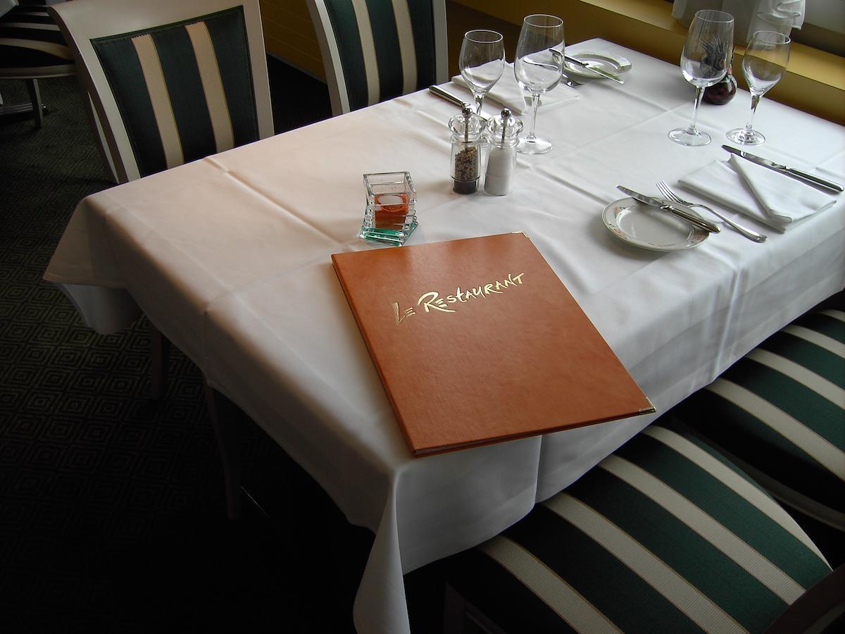 Hotel Restaurant Klosterli Pieterlen Exteriör bild