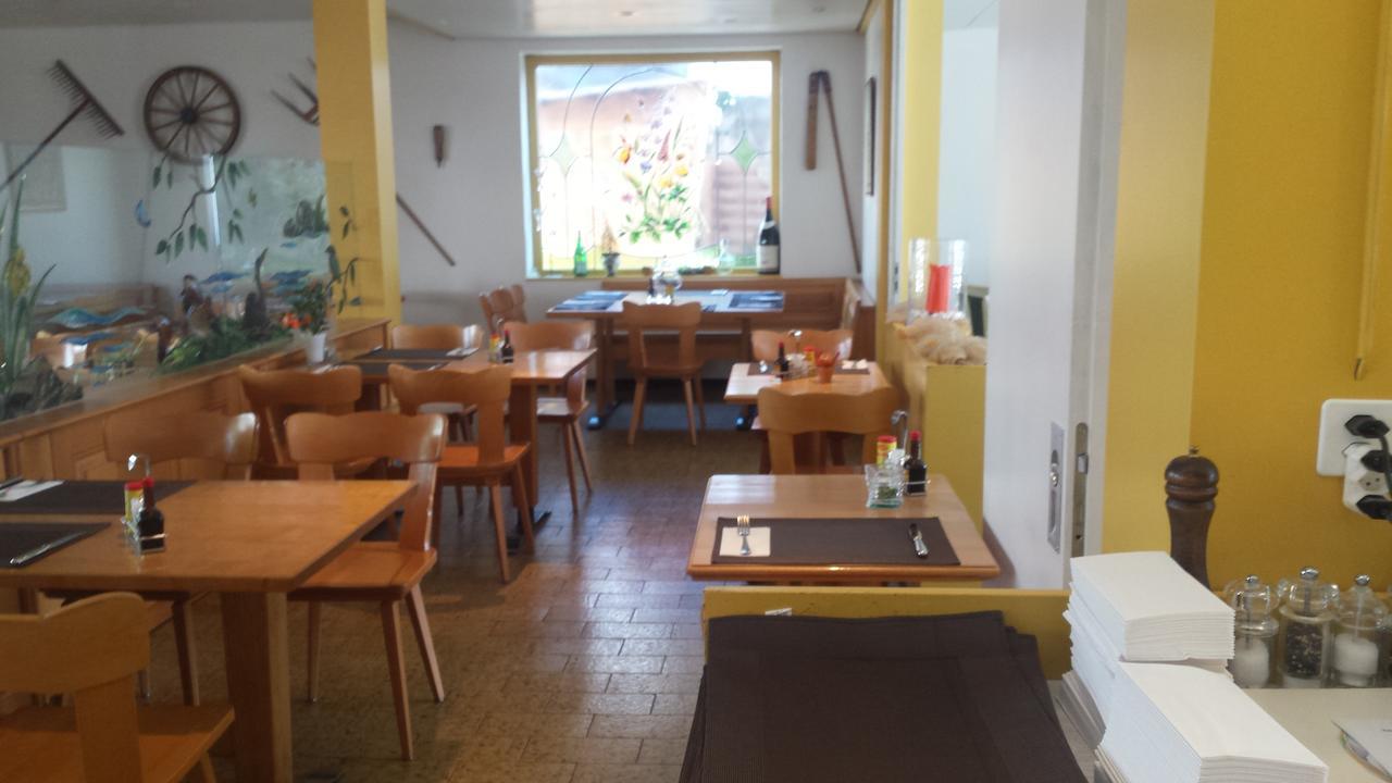 Hotel Restaurant Klosterli Pieterlen Exteriör bild